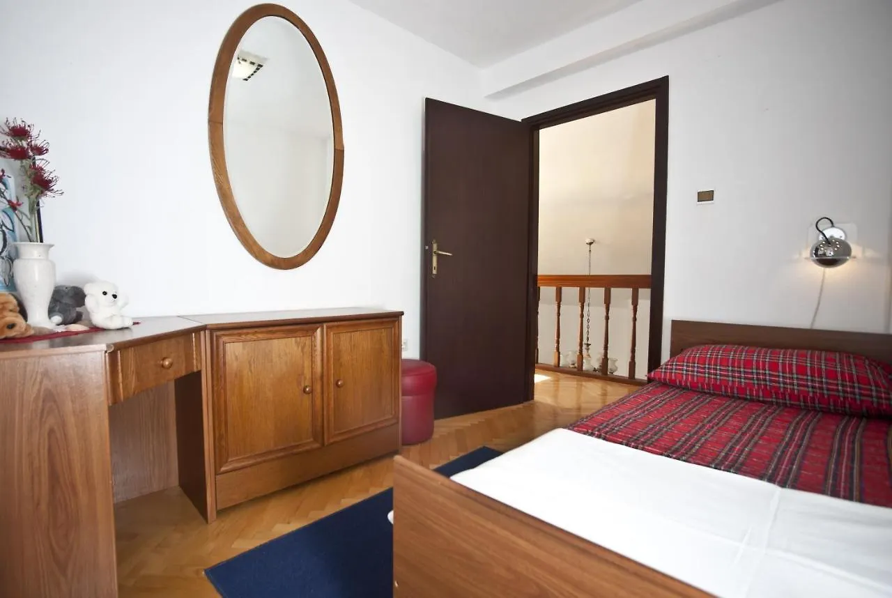 Holiday Home Ingrid Trogir 0*,  Kroatien
