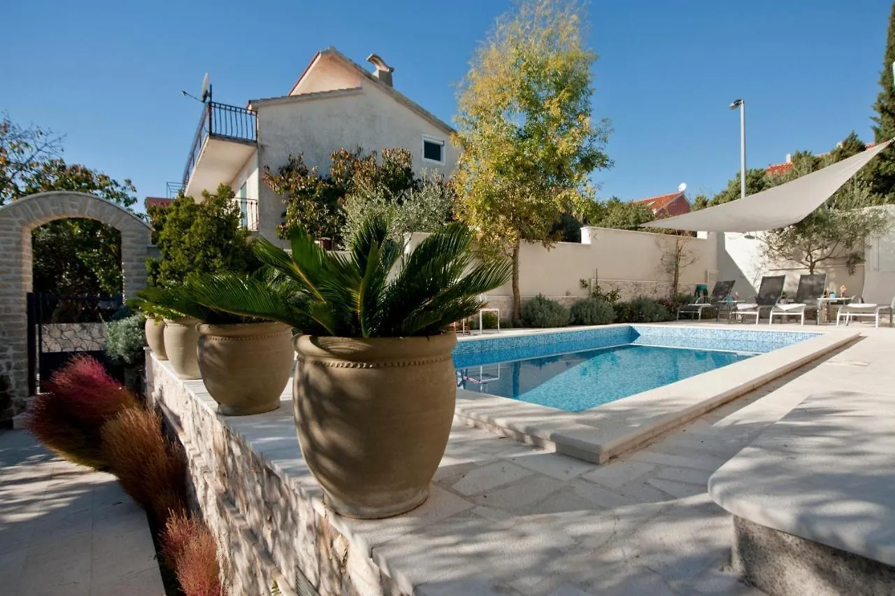 Holiday Home Ingrid Trogir 0*,